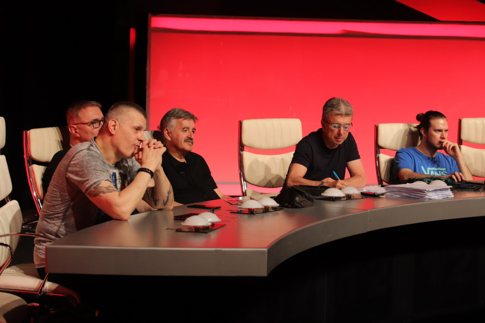 Aktuelni član žirija "Zvezda Granda" brutalno isprozivao Jalu, Bubu i Senidu: "Oni su uvreda za svakog muzičara"