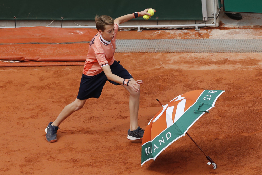 Oluja nosi sve pred sobom, nehumani uslovi na "Filip Šatrijeu" (FOTO + VIDEO)