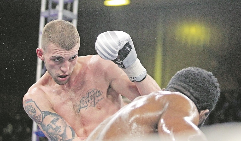 Posle Hrvata pašće i Albanac sa Kosova! Veljko Ražnatović bije Haradinajevog borca!