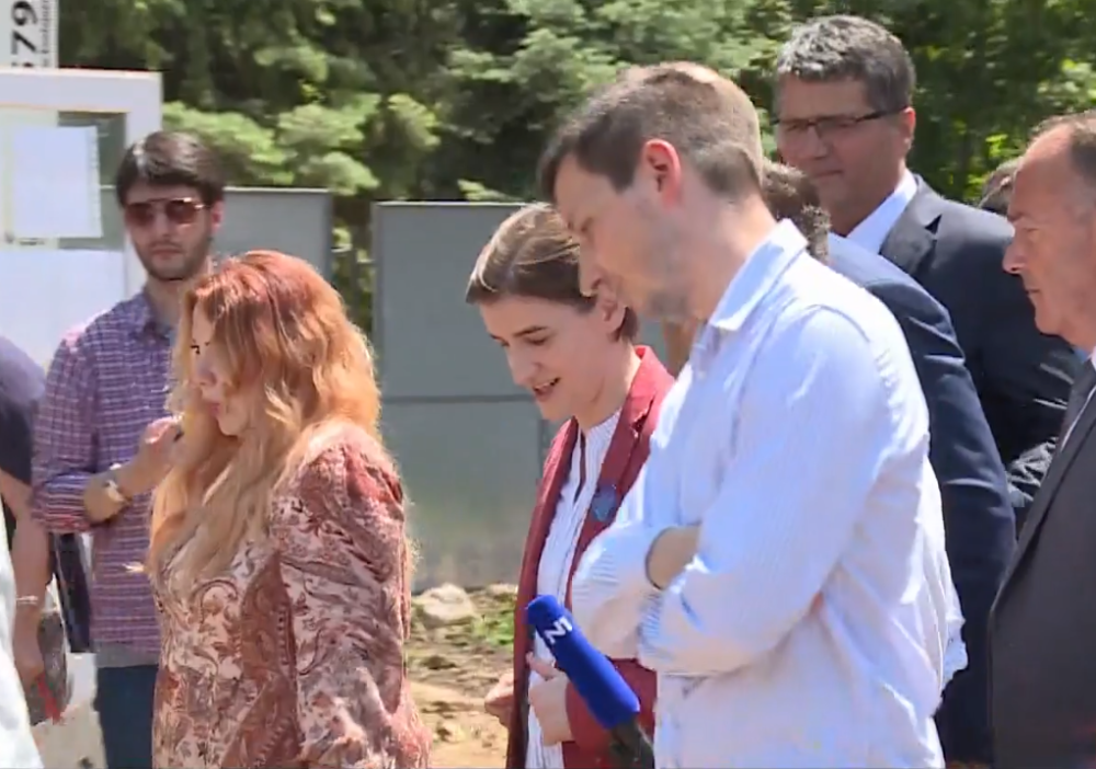 Pokušali celoj Srbiji da podvale izjavu premijerke Brnabić, a onda je Ana razvalila njihove montirane priloge! (VIDEO)