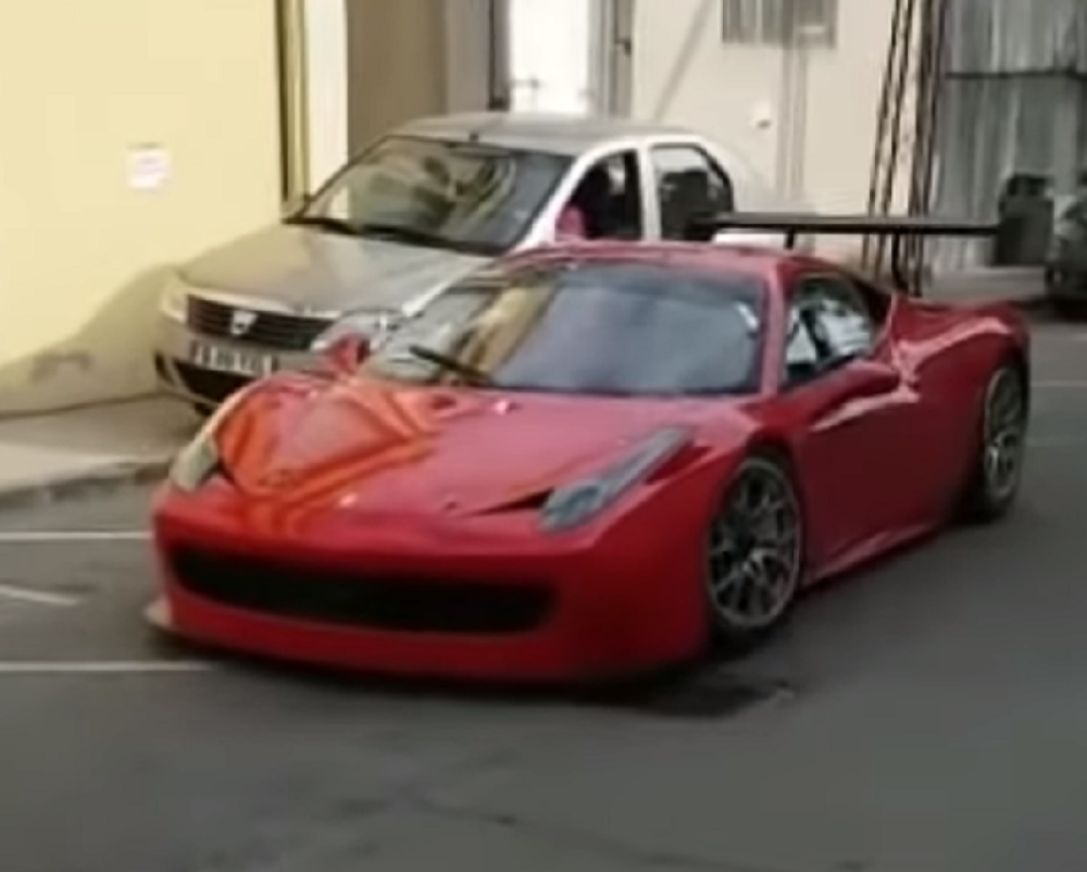 Provozao "ferarija" i zažalio za sve pare! Vozač "mazde" ga naučio lekciju koju će još dugo pamtiti (VIDEO)