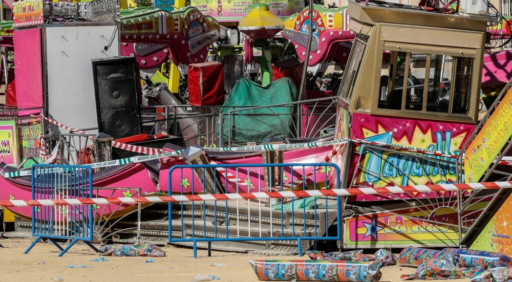 Vrteška se prepolovila, stradalo najmanje 28 dece! Očevici prisustvovali horor sceni (FOTO)