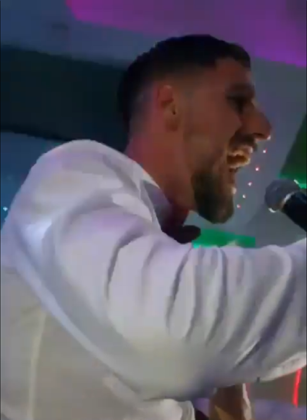 Degenek se latio mikrofona dok ga je Boban Rajović u Zvezdinom dresu "kitio" evrima! (FOTO + VIDEO)