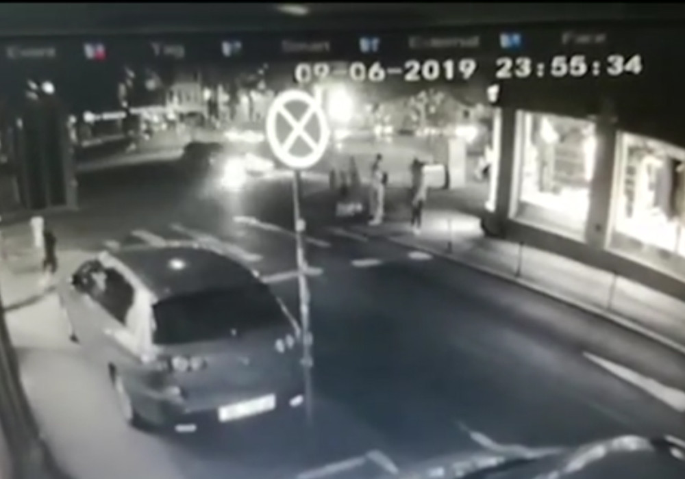 Kao furija prošao kroz crveno i udario u Mašin džip!