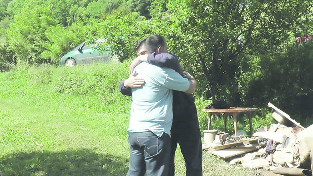 Spasao dedu, a njega spasao unuk!