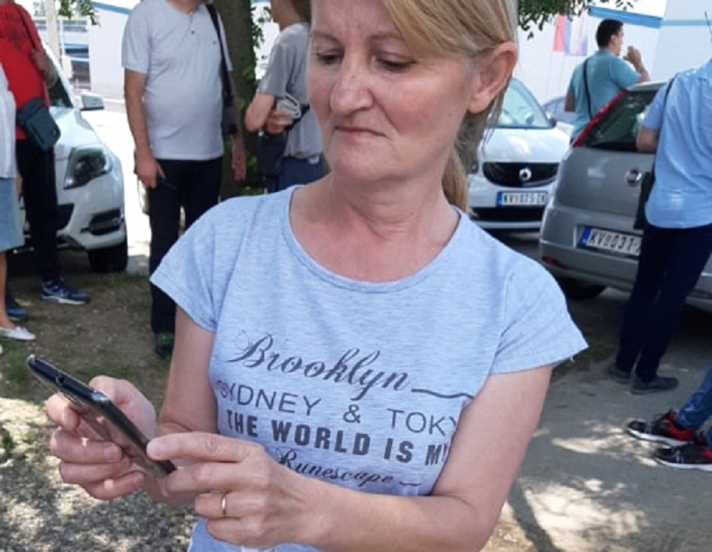 Sa sobom je ponela slike užasa koji ju je snašao, Vučića će ovo slomiti kad vidi! (FOTO)