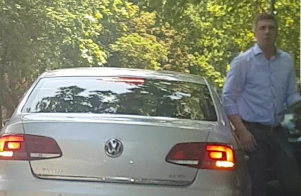 Boško Obradović u rezidenciji američke ambasade dobija TAJNI ZADATAK od Metju Palmera!