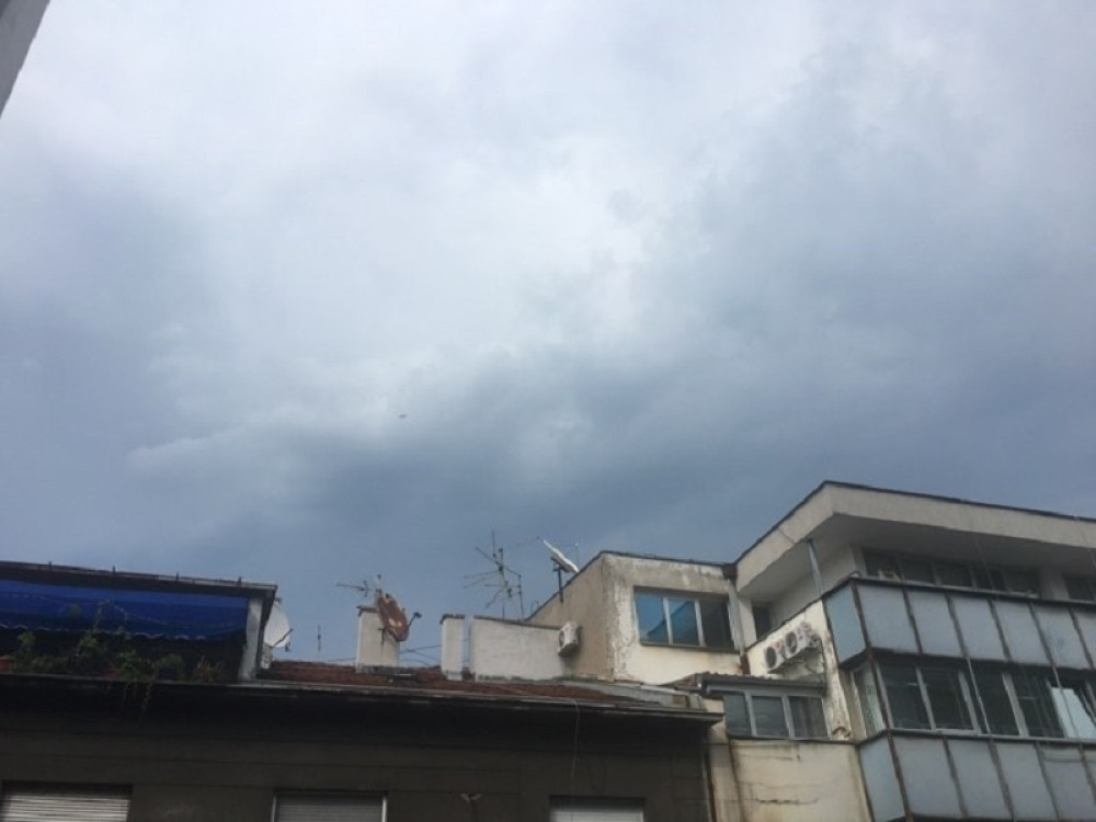 Ljudi gledaju u nebo i krste se! Mnogim građanima pozlilo, telefoni hitnih službi ne prestaju da zvone!