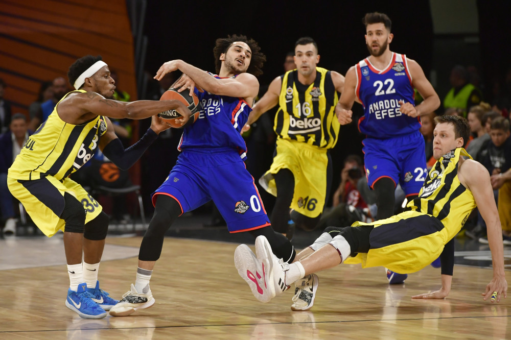 Efes izjednačio u finalu protiv Fenera, Vasa Micić "izrešetao" Žoca sa 30 poena! (FOTO)