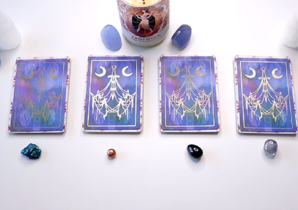 Izaberi jedan od 4 KAMENA i saznaćeš šta te čeka u budućnosti! Sve je već zapisano!