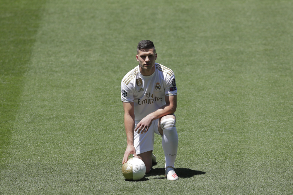 Jović pod znakom pitanja za početak Primere