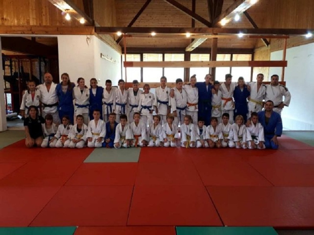 Velika molba za sve koji mogu da pomognu ovoj deci