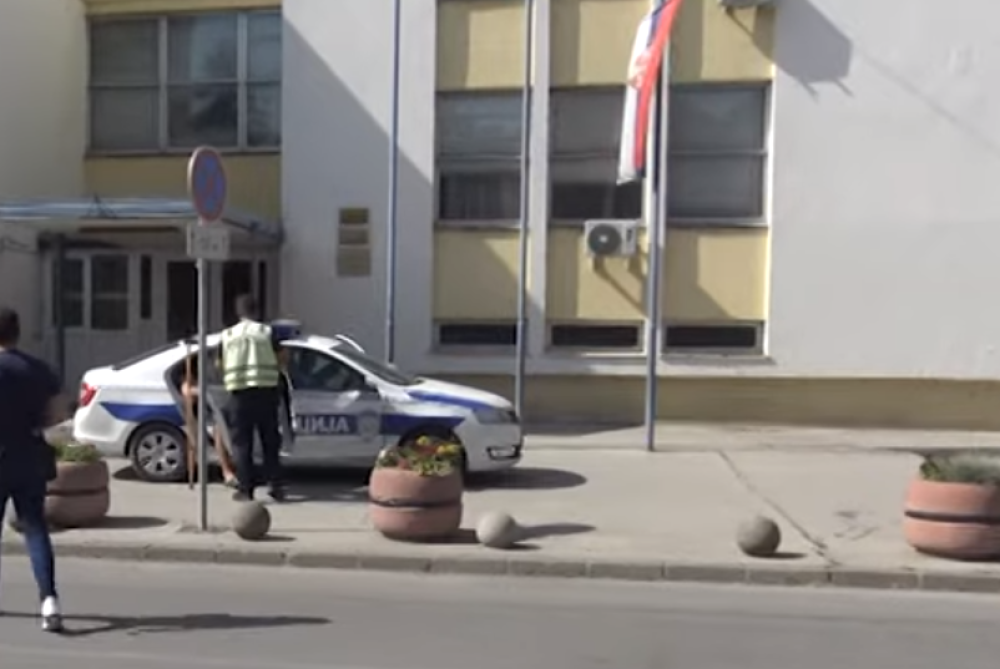 Isplivao snimak hapšenja Mikija Đuričića! Nasilnik pognute glave jedva izašao iz automobila! (VIDEO)