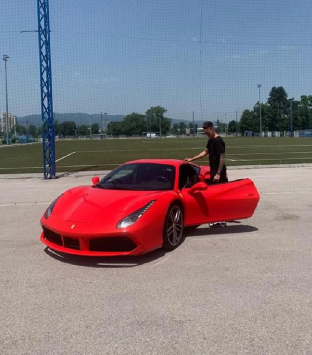 Bivši fudbaler Zvezde i sin legende Partizana u velikom stilu potpisao za Lokomotivu! (FOTO)