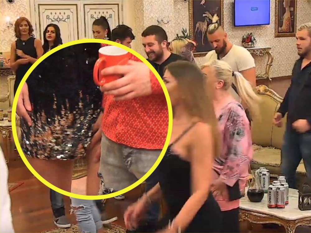 Odvalila se od alkohola pred kamerama, on joj zavukao ruku u gaće i krenuo u akciju! (FOTO)