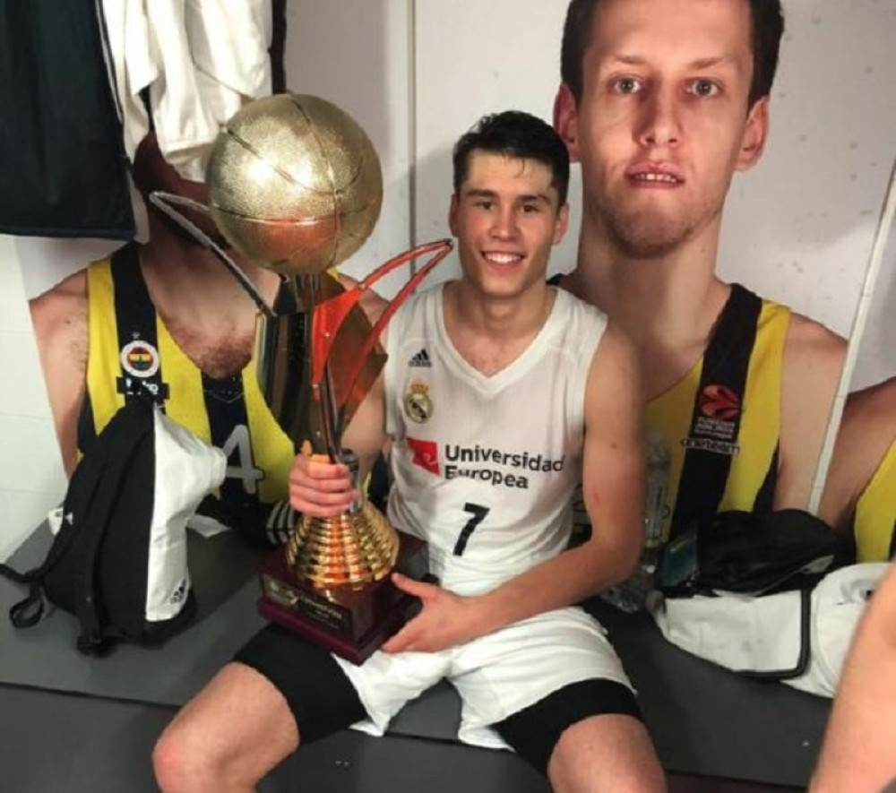 Prija i Đani pevali Mariu Nakiću na uvce! Ovakav glamur mnogi mogu samo da sanjaju! (FOTO)