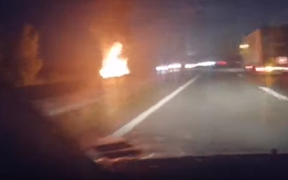 Buknula vatra jutros u 8.40 na autoputu Niš-Beograd