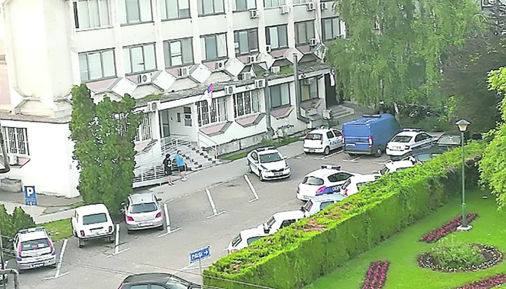 Sin ubio oca nožem!