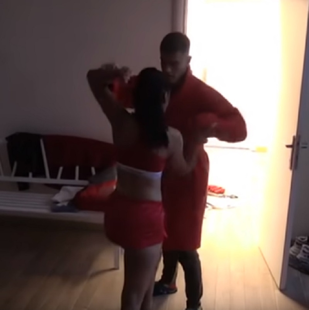 David nije hteo da POLJUBI Anu! Ona mu iz besa pokazala SREDNJI PRST!