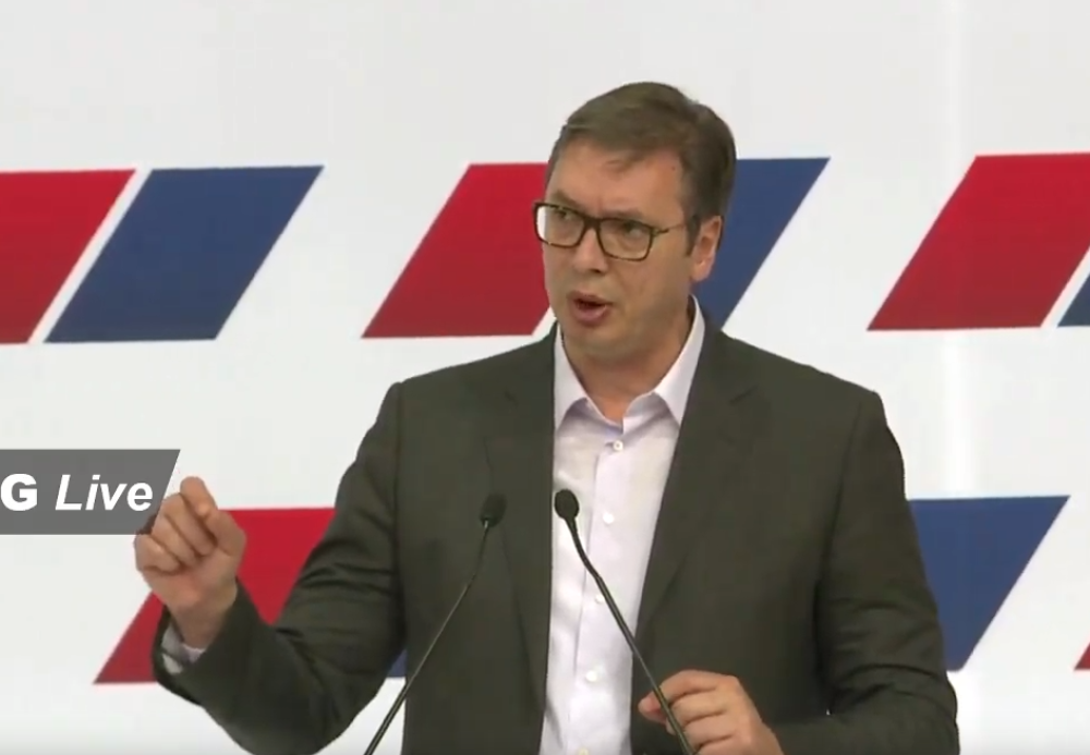 Postavili su ograde, pa malo "Valentino" tašnica, malo "Šanel" tašnica, neću bre da gledam tašnice, nego moj narod!