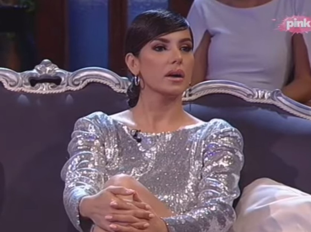 Tanja Savić retko je pokazivala braću i sestre, a sada je isplivala porodična fotografija: Evo kako izgleda njen brat sa kojim je bila u svađi (FOTO)