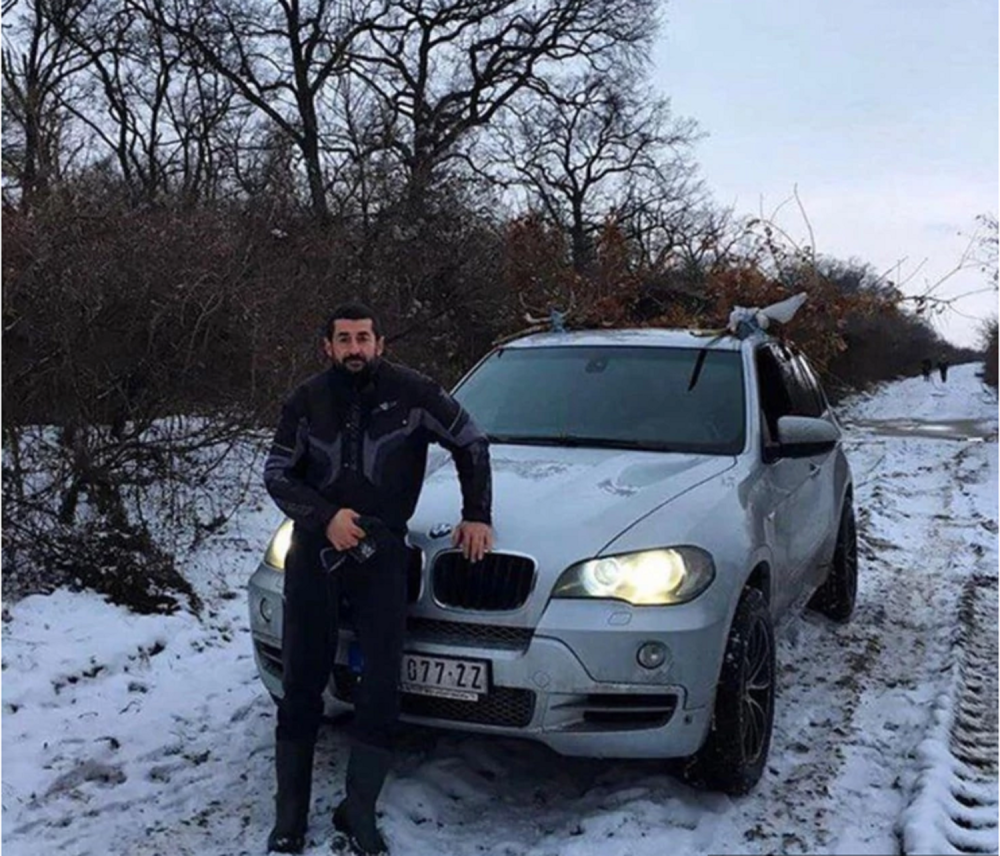 Bavio se sumnjivim poslom, a zbog duga su u septičku jamu bačene i njegova majka i tetka!