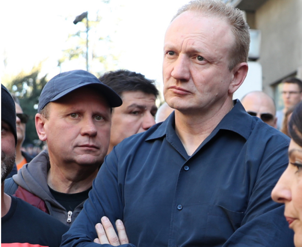 Orlić otkrio kako se Đilas obogatio: Svaki autobus je plaćen 50.000 EVRA VIŠE!