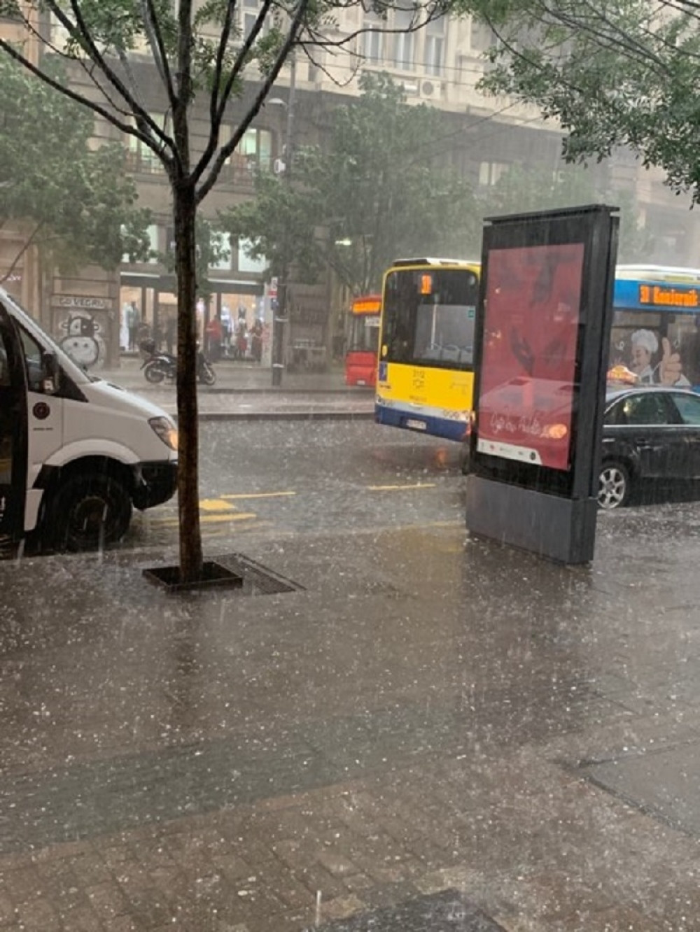 Ukoliko ne morate napolje - ne izlazite, jer nam se sprema teško zlo od vremena! Meteorolozi izdali UPOZORENJE!