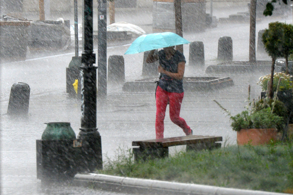 Prognoza za vikend je užasna! Čekaju nas nesnosne vrućine, a onda će ove delove Srbije pogoditi jezivo nevreme!