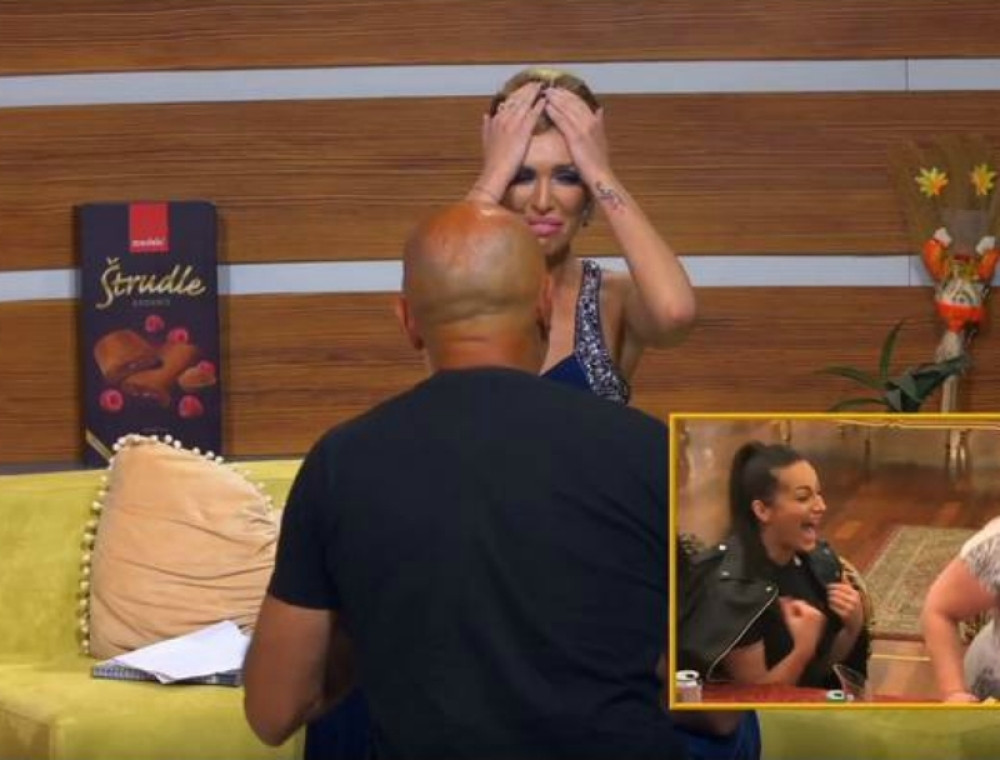 Zaprošena voditeljka "Parova" u emisiji uživo! Klekao na kolena i izvadio prsten iz džepa! (FOTO)