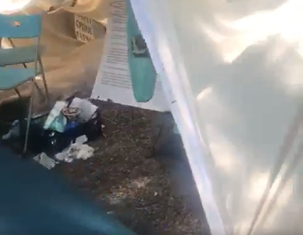 Iza Obradovića, Đilasa i Jeremića ostalo ruglo, smeće i sramota (VIDEO)