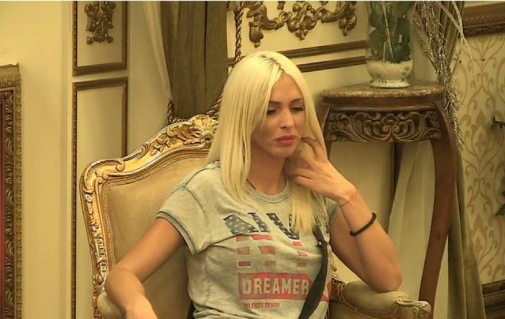 Ilijana iz "Parova" zavukla ruke u kosu, a ono što je izvadila nateraće vas da povratite! (FOTO)