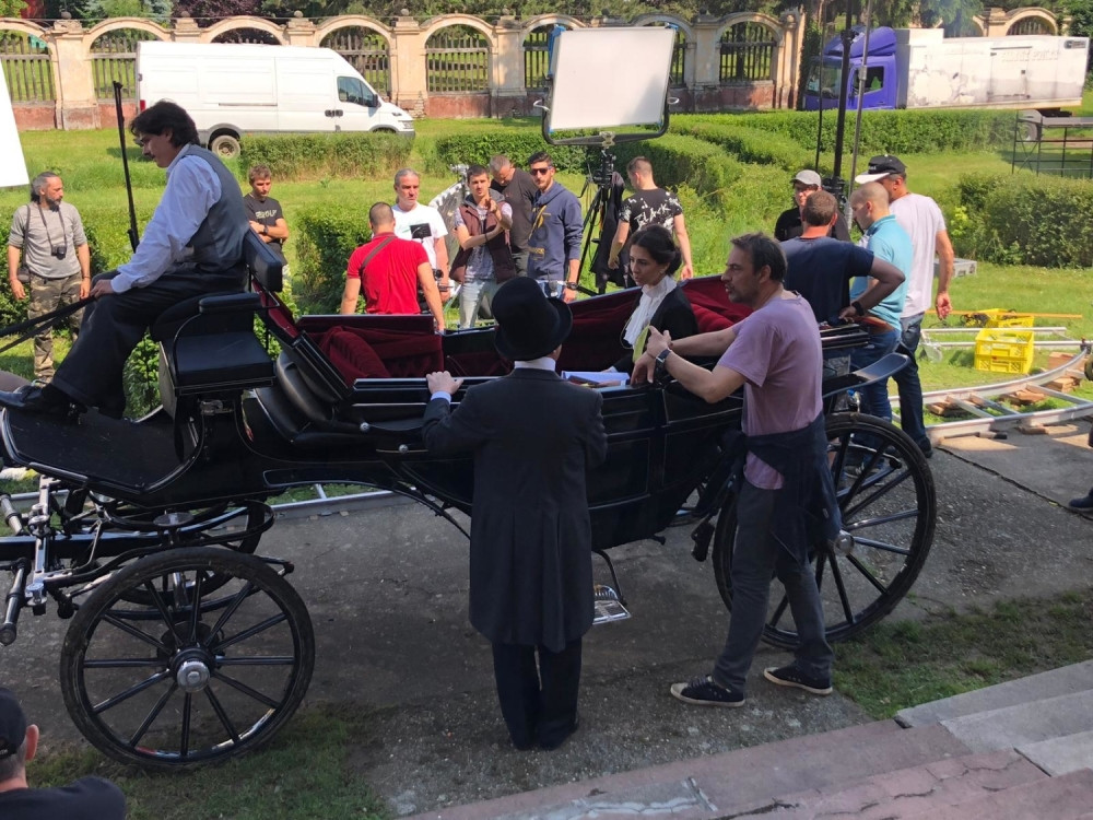 Ovako Ivana Dudić koristi pauze u snimanju "Crvenog meseca"!