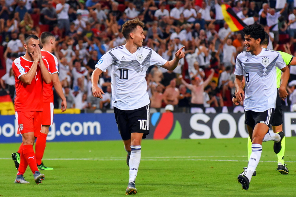 Nemački reprezentavci su se zabavljali na terenu protiv Srbije!