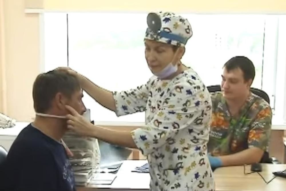 Sluh je počeo da mu slabi, a onda je počeo da se priseća, jedne noći se užasno napio... (VIDEO)