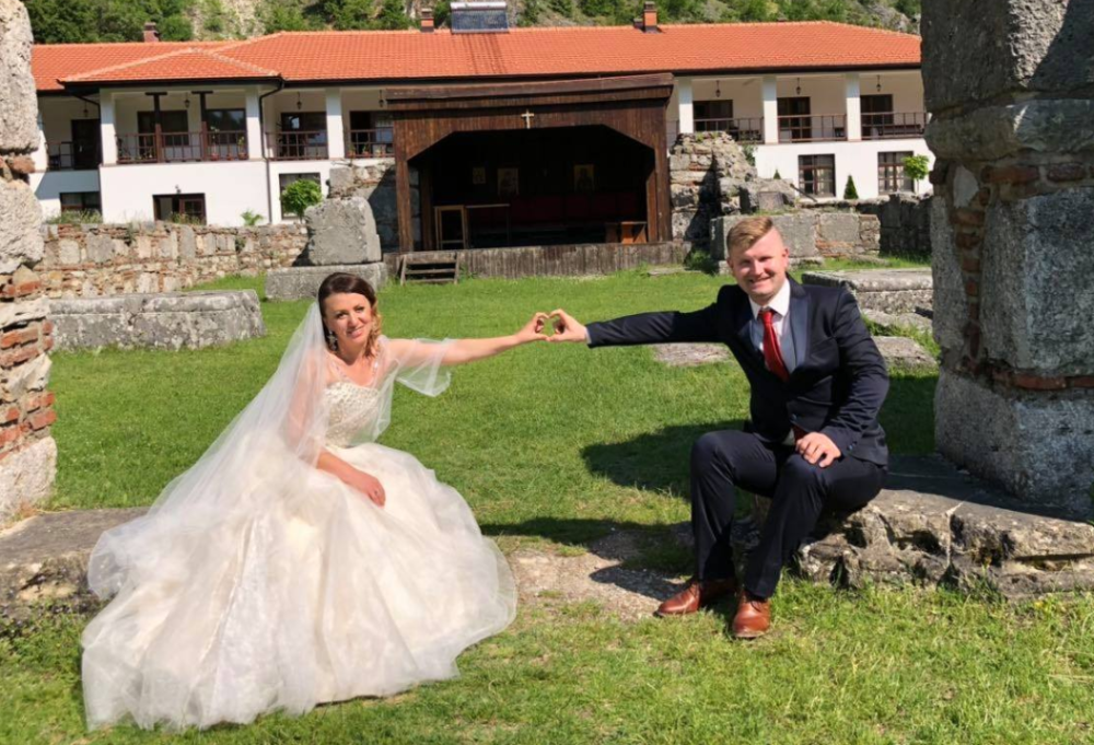 Čeda i Slađana su 6. juna otišli u svoj rodni Prizren i venčali se. Plakaćete dok čitate kako su koračali Kamenim mostom nad Bistricom! (FOTO)