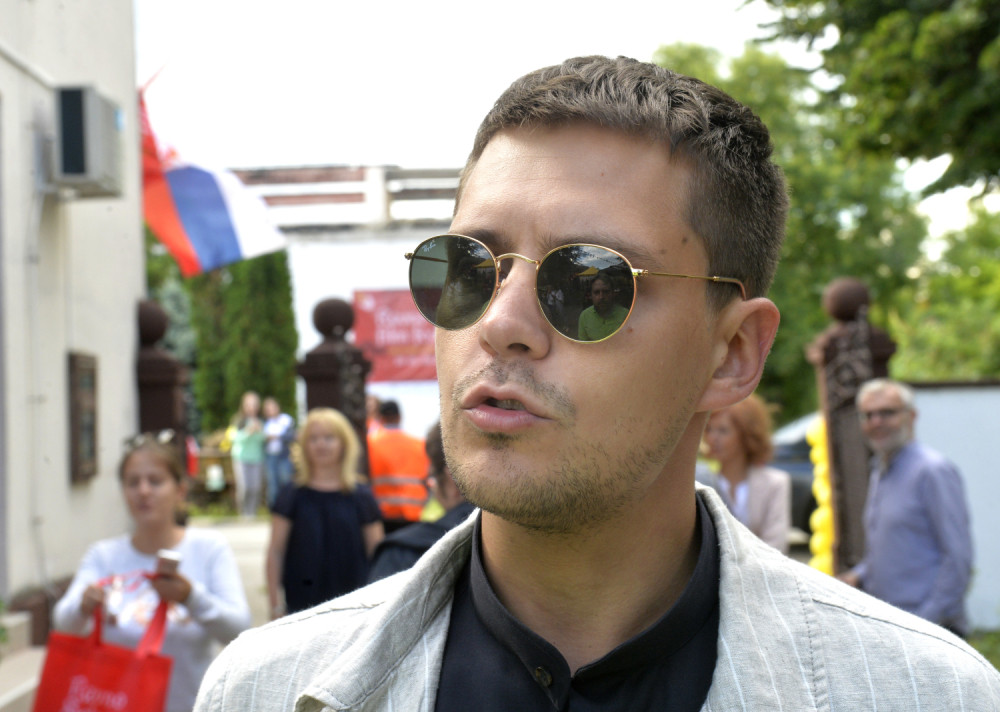 Miloš Biković zapalio društvene mreže svojom slikom, pokrenuo more komentara (FOTO)