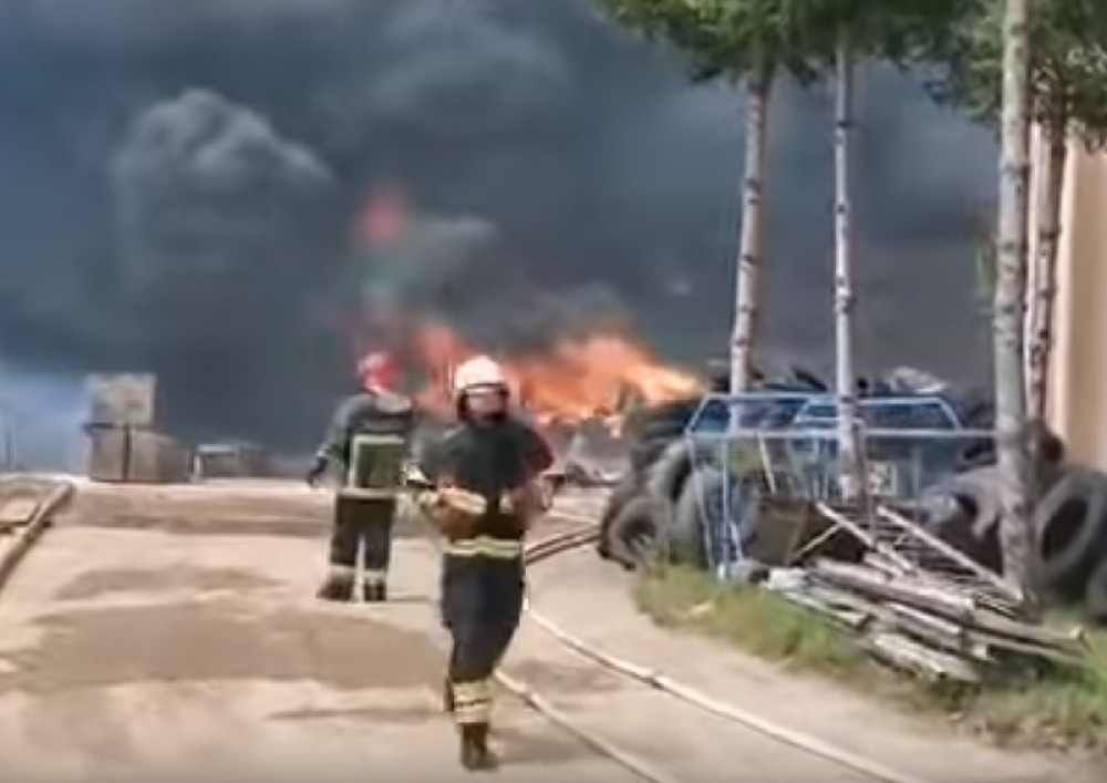 Velika eksplozija u Hrvatskoj! Vatrogasci smiruju stihiju! Panika zbog onog što se oseća u vazduhu (VIDEO)