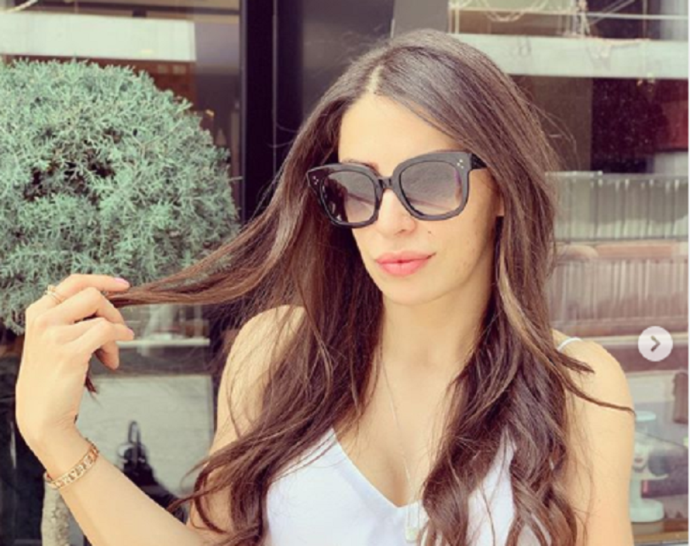 Žena Bobija Marjanovića sišla sa traktora u Boljevcu, pa u bikiniju pokazala guzu! (FOTO)