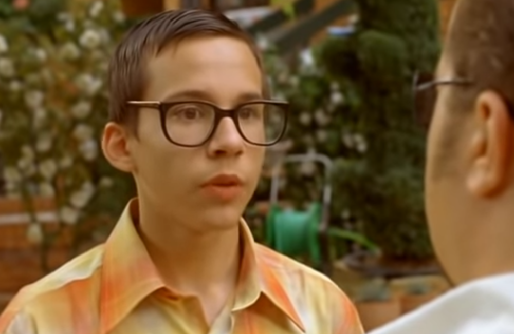 U filmu "Mi nismo anđeli 2" bio je NEVIĐENI SMOTANI ŠTREBER, a evo kako danas izgleda! (FOTO)