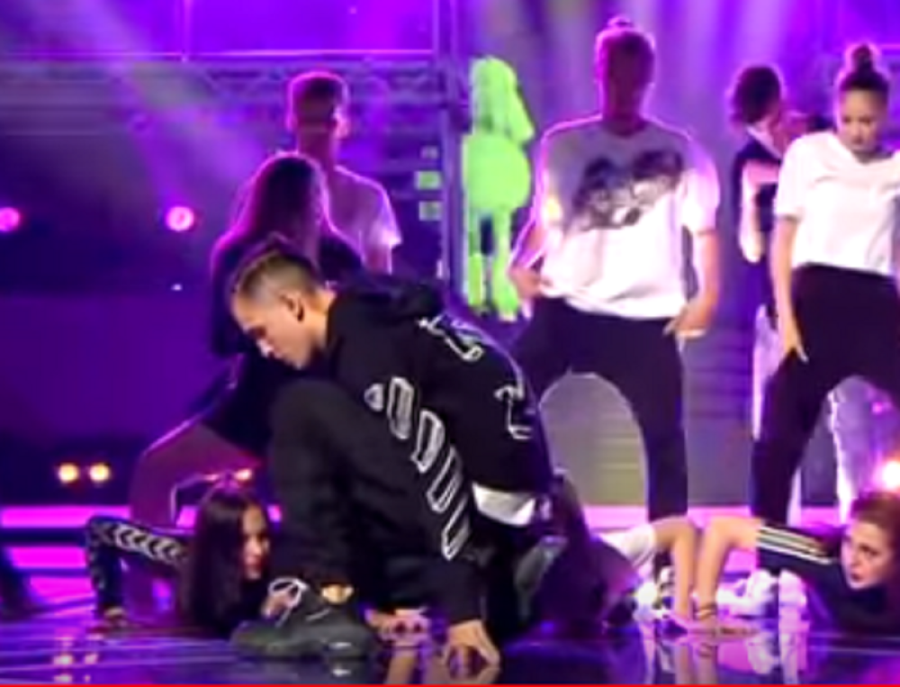 Pevaču "Pinkovih zvezdica" pozlilo na snimanju! Odmah mu ukazana lekarska pomoć!