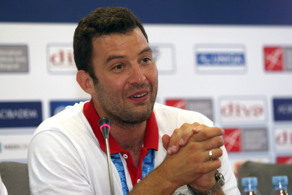 Filipova supruga MOKRA DO GOLE KOŽE bodrila srpske vaterpoliste! A takođe i MINISTAR (FOTO)