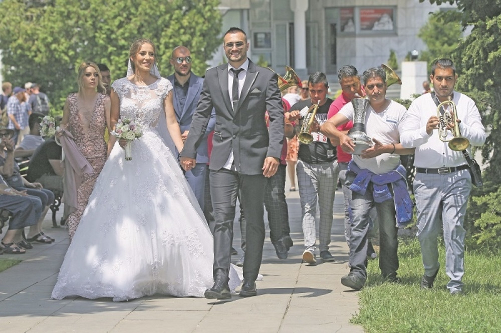 Nastao opšti haos, stigli vatrogasci, HOTEL JE EVAKUISAN!