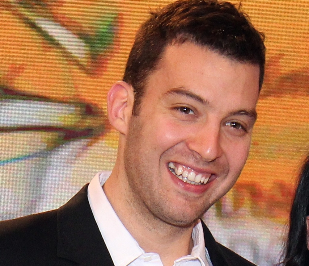 Sinčić srpskog junaka Filipovića SKOČIO U BAZEN, zagrlio se sa ocem i proslavio zlato! Bravo za naslednika (FOTO)