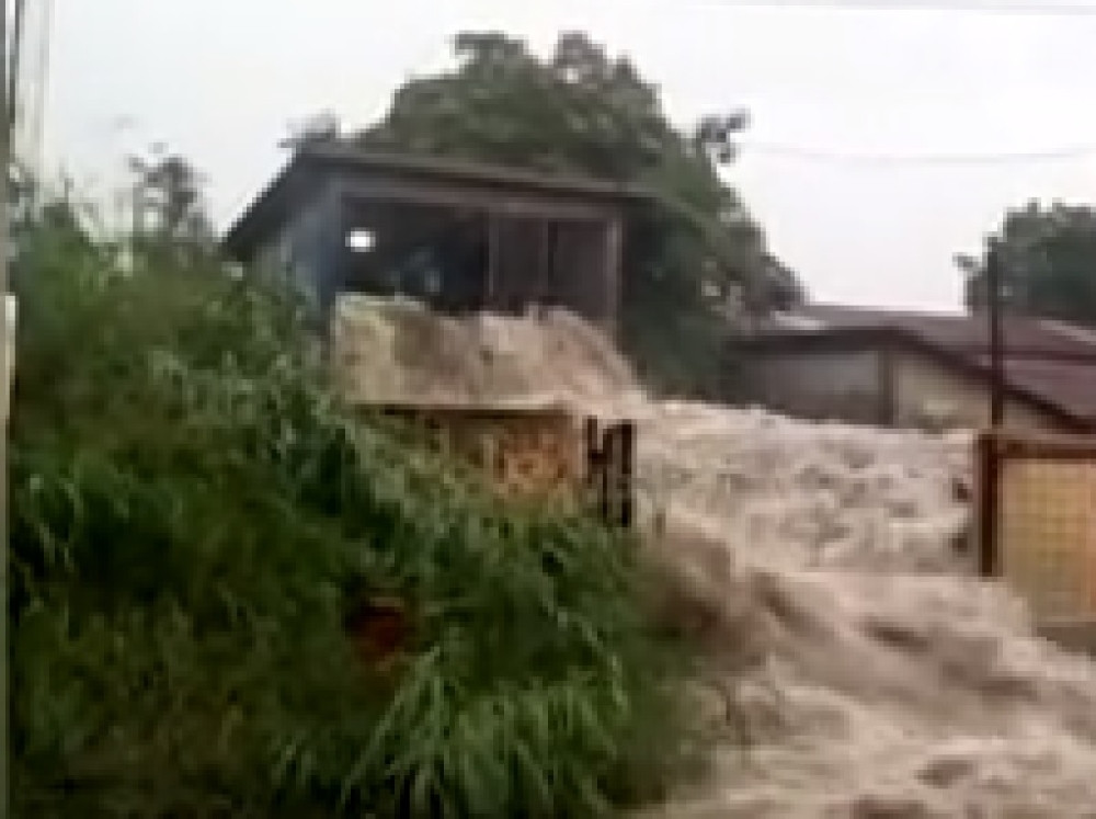 Dramatična scena iz Beograda! Nevreme zaprepastilo građane, ovo dosad niste videli! (VIDEO)