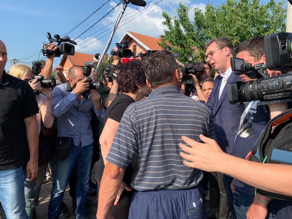Građani očajni zbog poplava, predsednik Vučić obišao najugroženije i izdao HITAN NALOG! (FOTO/VIDEO)