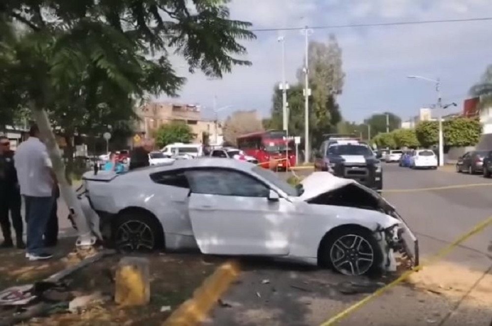 Fudbaler Sevilje besnim "Mustangom" izazvao tešku saobraćajku! DVOJE LJUDI JE MRTVO! (VIDEO)