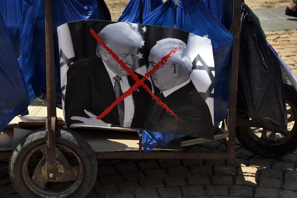 Bes se prelio na ulice, pale Trampove slike, Amerika BRIŠE CEO NAROD SA PLANETE!