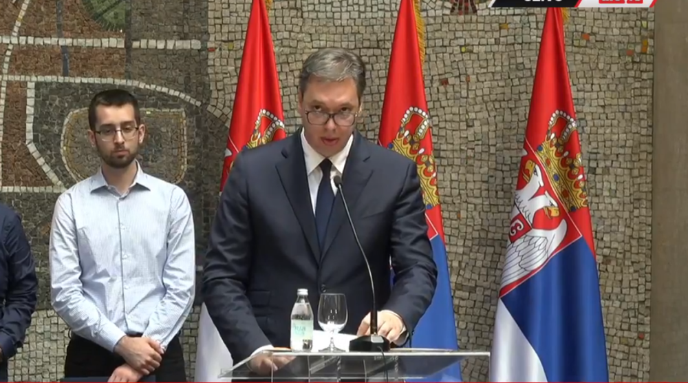 Predsednik DECI poslao MOĆNU PORUKU koja je odzvanjala celom salom! (FOTO)