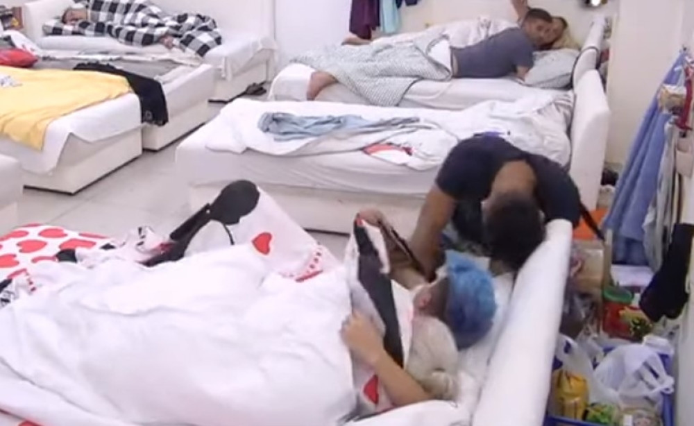 Pijan Bora Santana se prevrnuo na Sanju i Matoru, a onda izgovorio LEGENDARNU IZJAVU! (VIDEO)